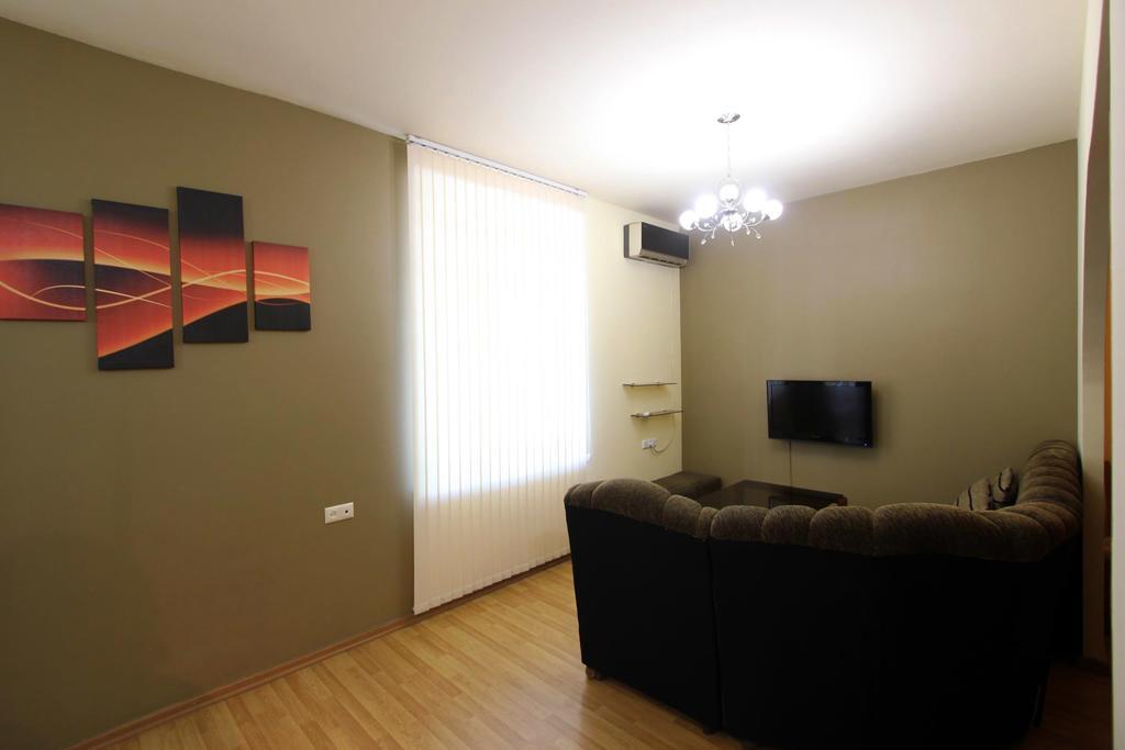 Studio With Balcony On Sayat Nova Avenue Ереван Экстерьер фото